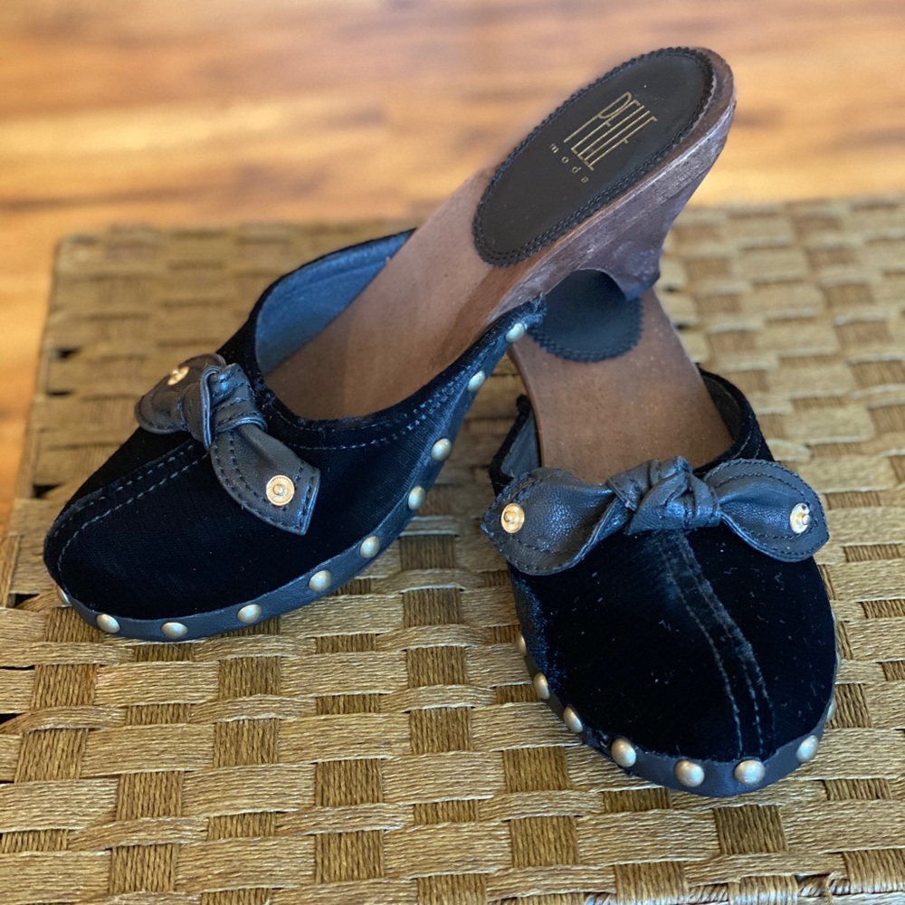 Pelle Moda Black suede mule